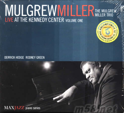 LIVE AT THE KINNEDY CENTER專輯正面圖片