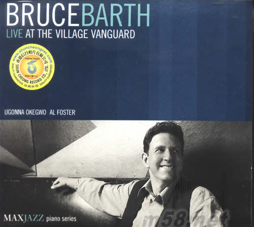 LIVE AT THE VILLAGE VANGUARD專輯正面圖片